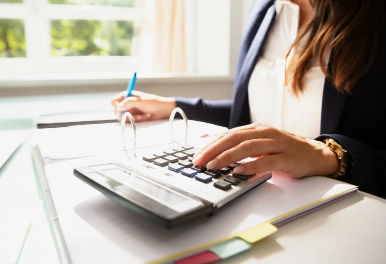 Почему бухгалтерское обслуживание выгоднее штатного бухгалтера Почему бухгалтерское обслуживание выгоднее штатного бухгалтера