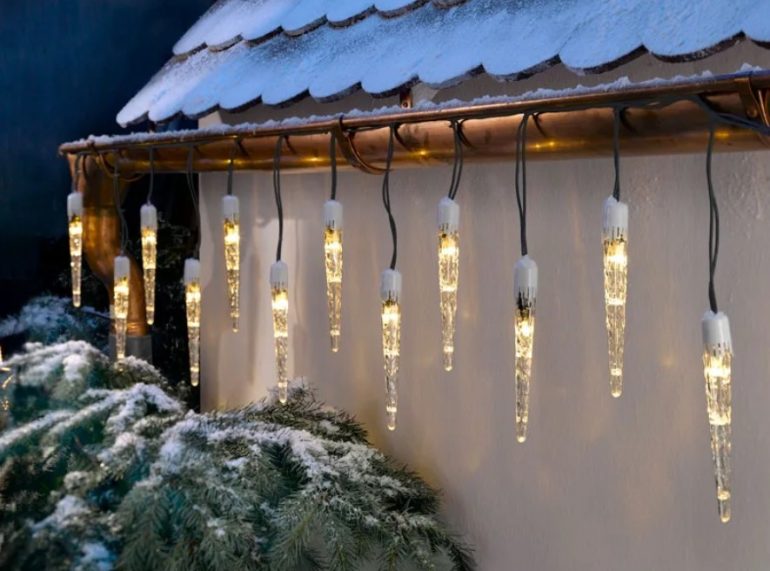 Монтаж гирлянд-сосулек на карнизе — лайфхаки от монтажников